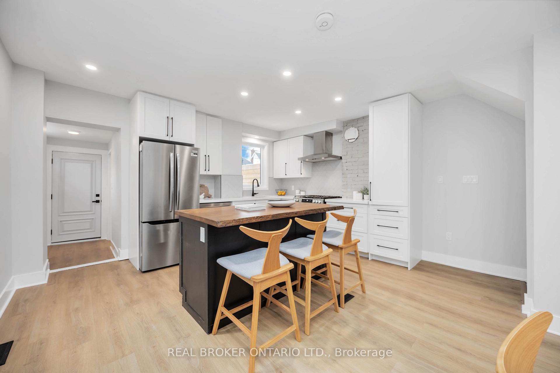 Photo 11 of 34 Earl Haig Avenue, Toronto, Woodbine Corridor — HOMEH
