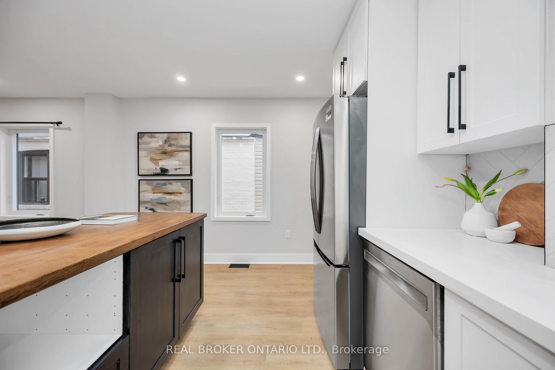Photo 12 of 34 Earl Haig Avenue, Toronto, Woodbine Corridor — HOMEH