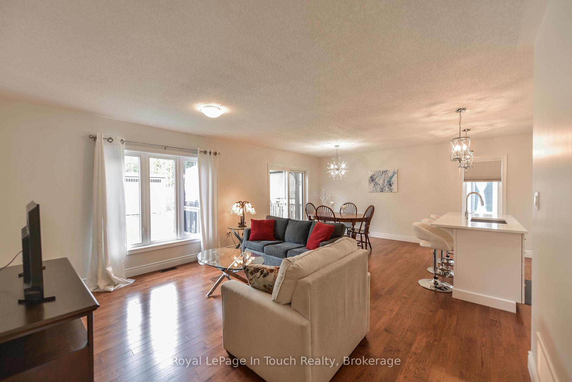 Photo 25 of 45 Ralph Dalton Boulevard, Tay, Victoria Harbour — HOMEH