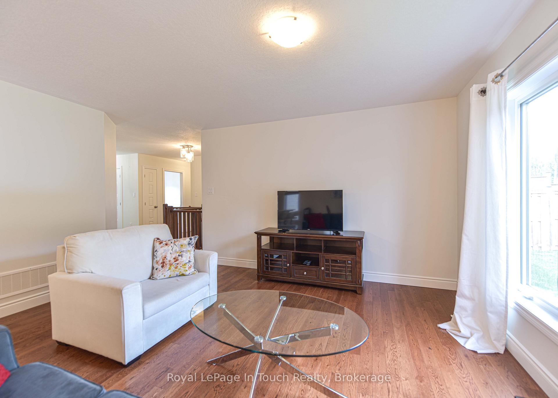 Photo 26 of 45 Ralph Dalton Boulevard, Tay, Victoria Harbour — HOMEH