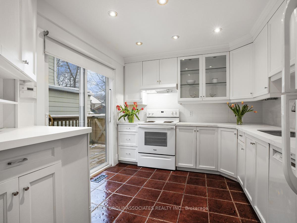 Photo 9 of 98 Maplewood Avenue, Toronto, Humewood-Cedarvale — HOMEH