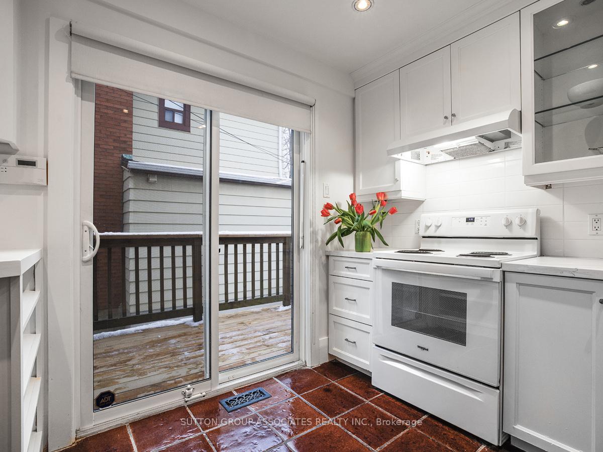 Photo 11 of 98 Maplewood Avenue, Toronto, Humewood-Cedarvale — HOMEH