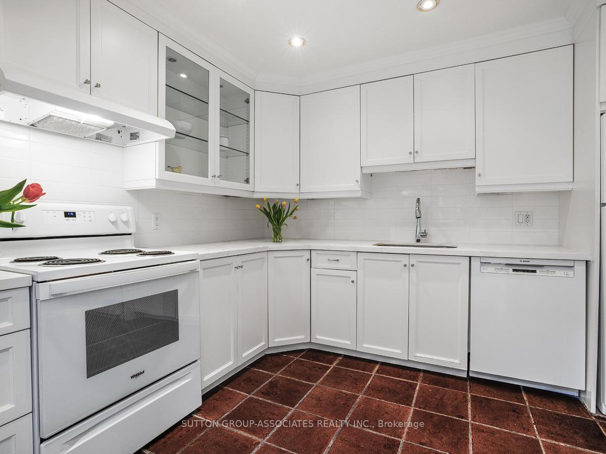 Photo 13 of 98 Maplewood Avenue, Toronto, Humewood-Cedarvale — HOMEH
