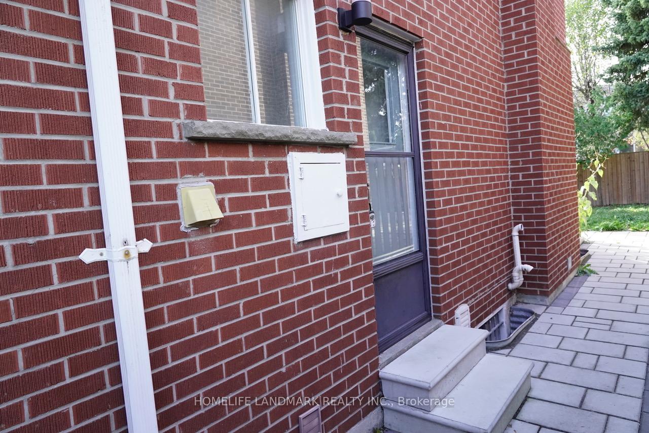 Photo 11 of Unit Bsmt, 34 Eaglestone Road, Scarborough, Tam O'Shanter-Sullivan — HOMEH