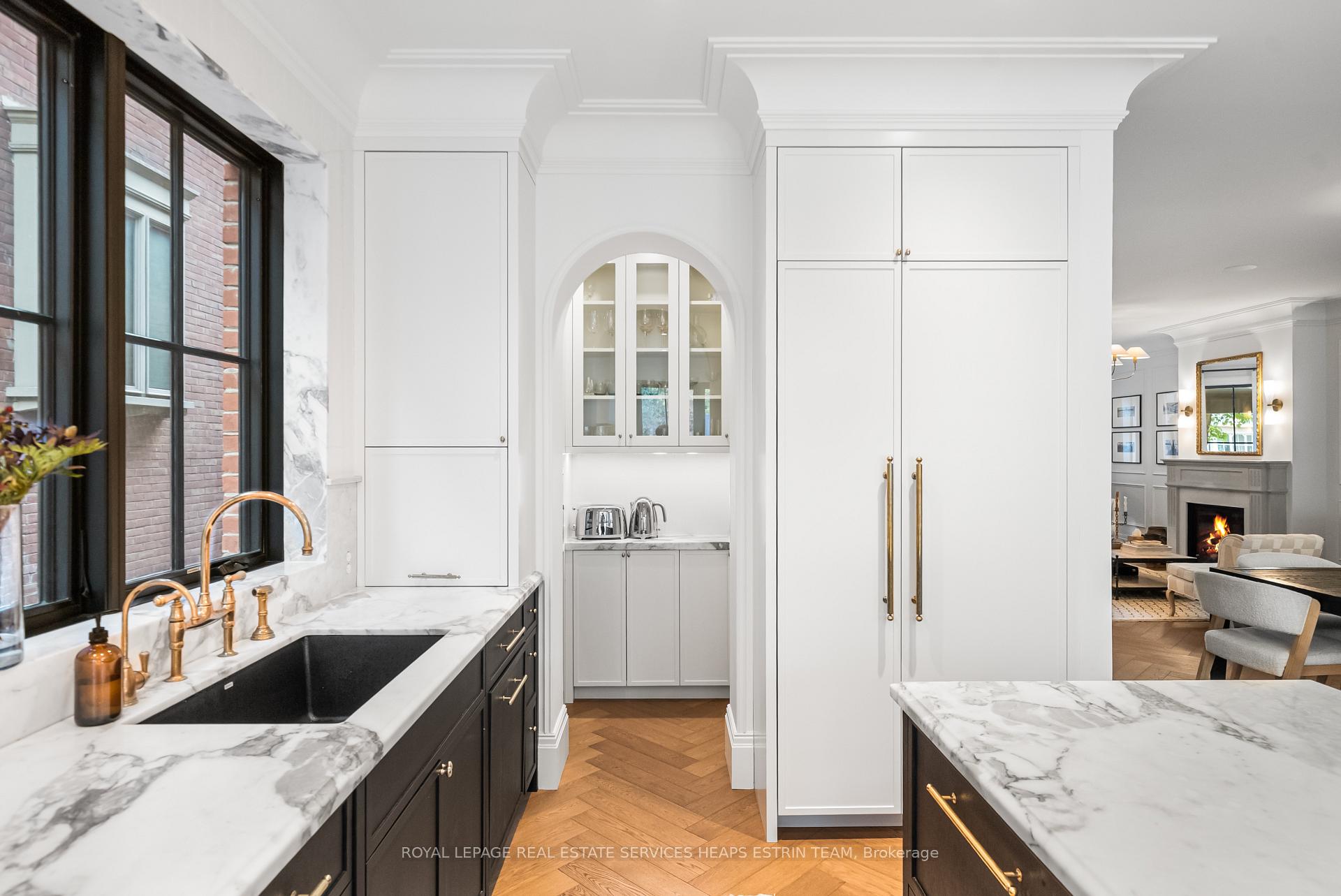 Photo 13 of 405 Palmerston Boulevard, Toronto, Palmerston-Little Italy — HOMEH