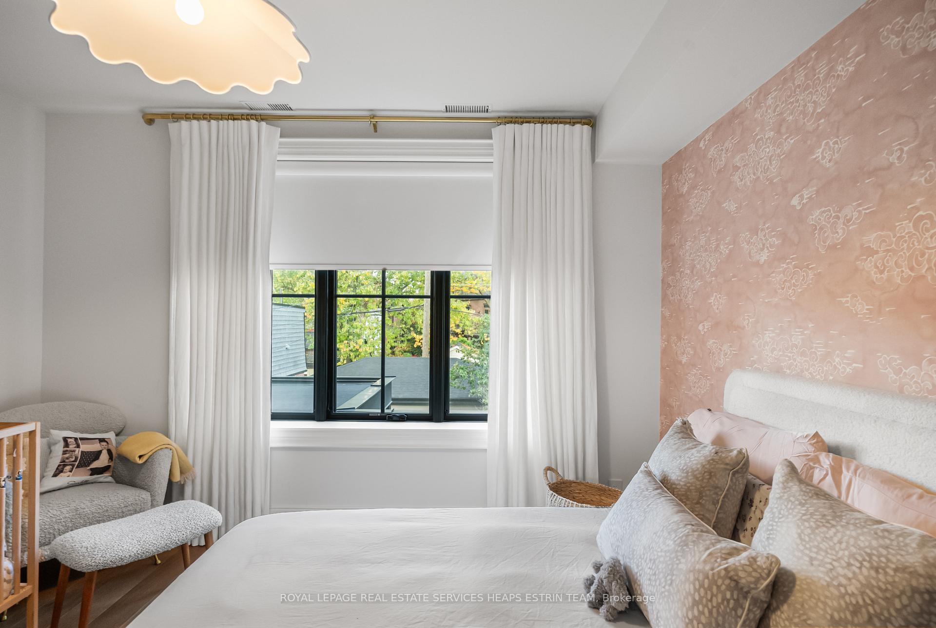 Photo 33 of 405 Palmerston Boulevard, Toronto, Palmerston-Little Italy — HOMEH
