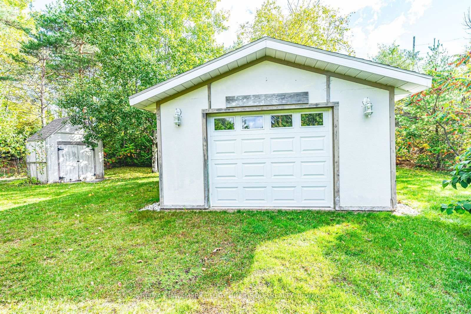Photo 26 of 127 Goldfinch Crescent, Tiny, Rural Tiny — HOMEH