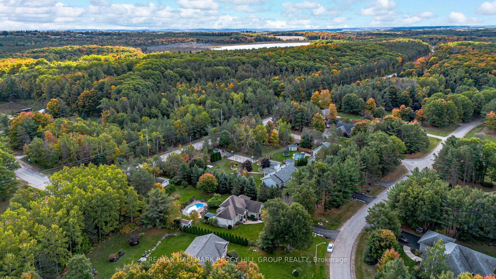 Photo 28 of 127 Goldfinch Crescent, Tiny, Rural Tiny — HOMEH