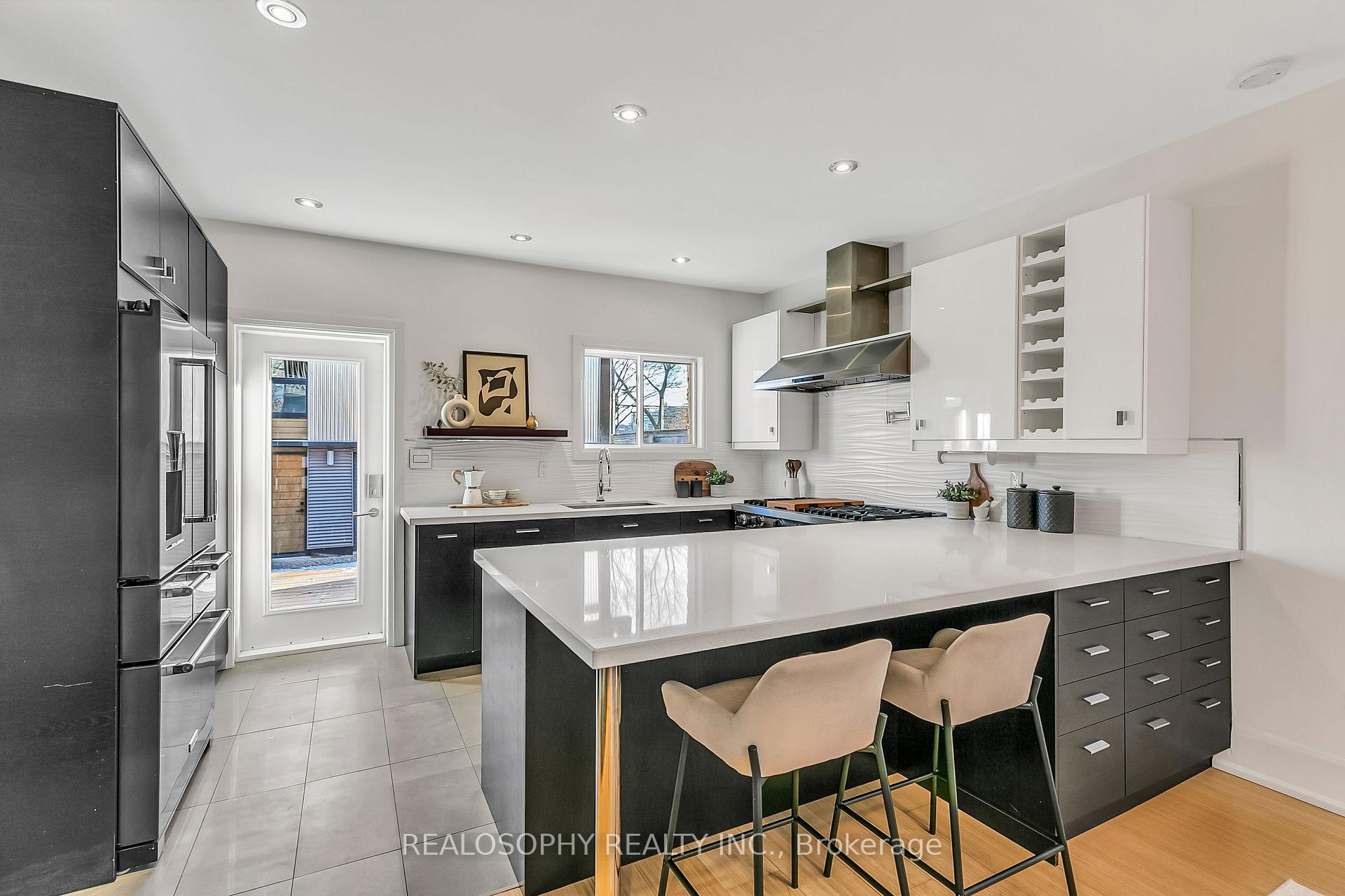 Photo 8 of 27 Chisholm Avenue, Toronto, East End-Danforth — HOMEH