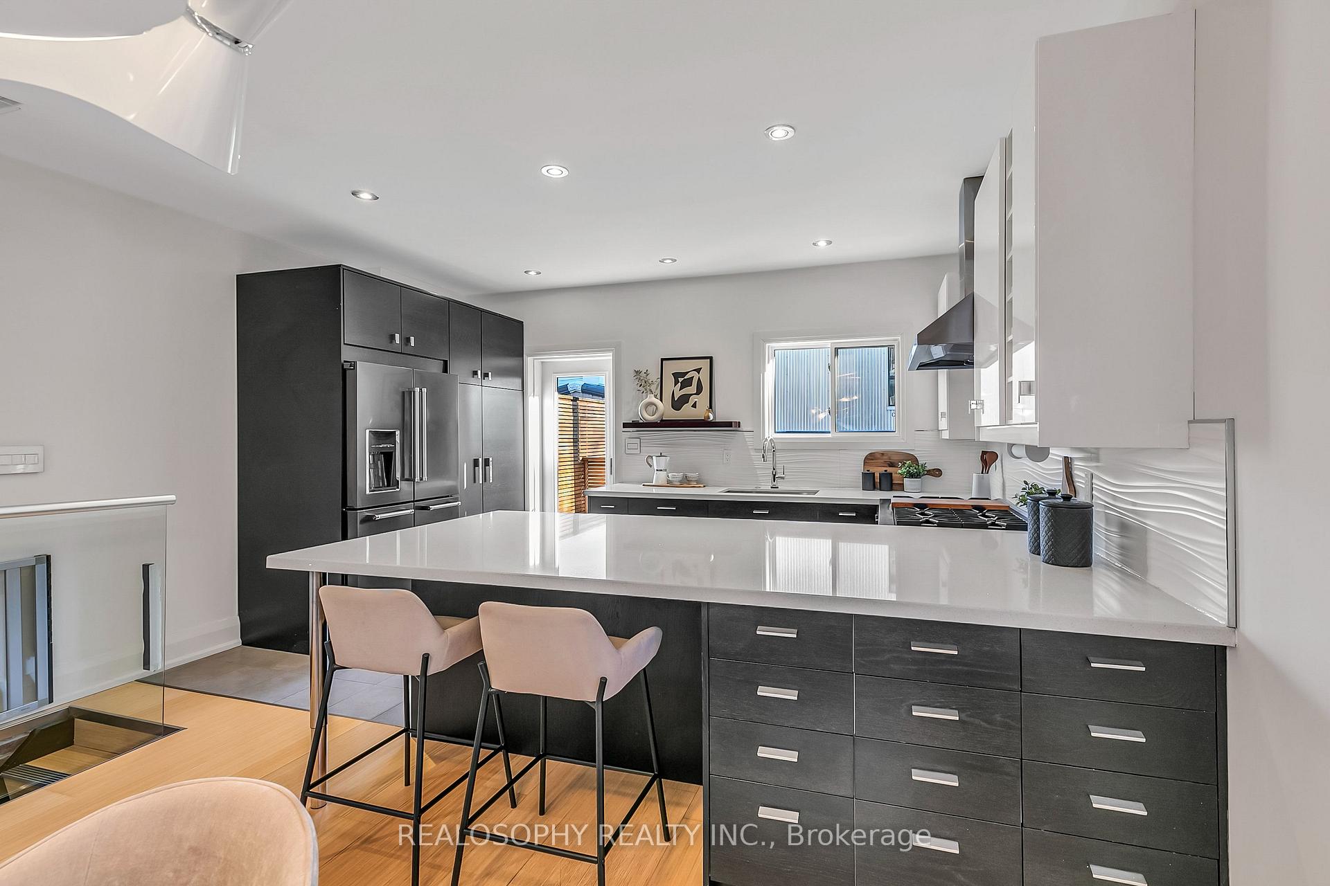 Photo 9 of 27 Chisholm Avenue, Toronto, East End-Danforth — HOMEH