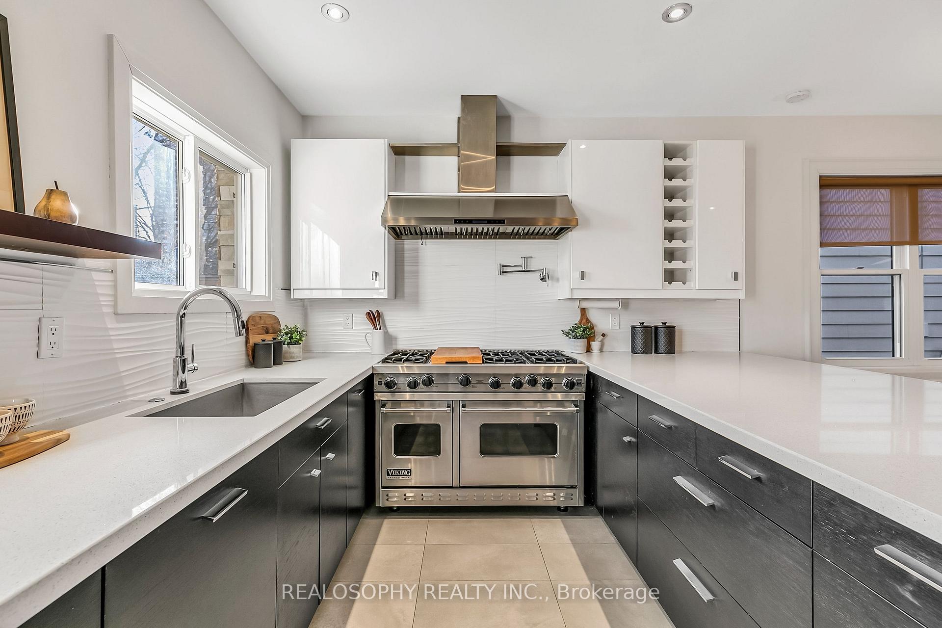 Photo 11 of 27 Chisholm Avenue, Toronto, East End-Danforth — HOMEH