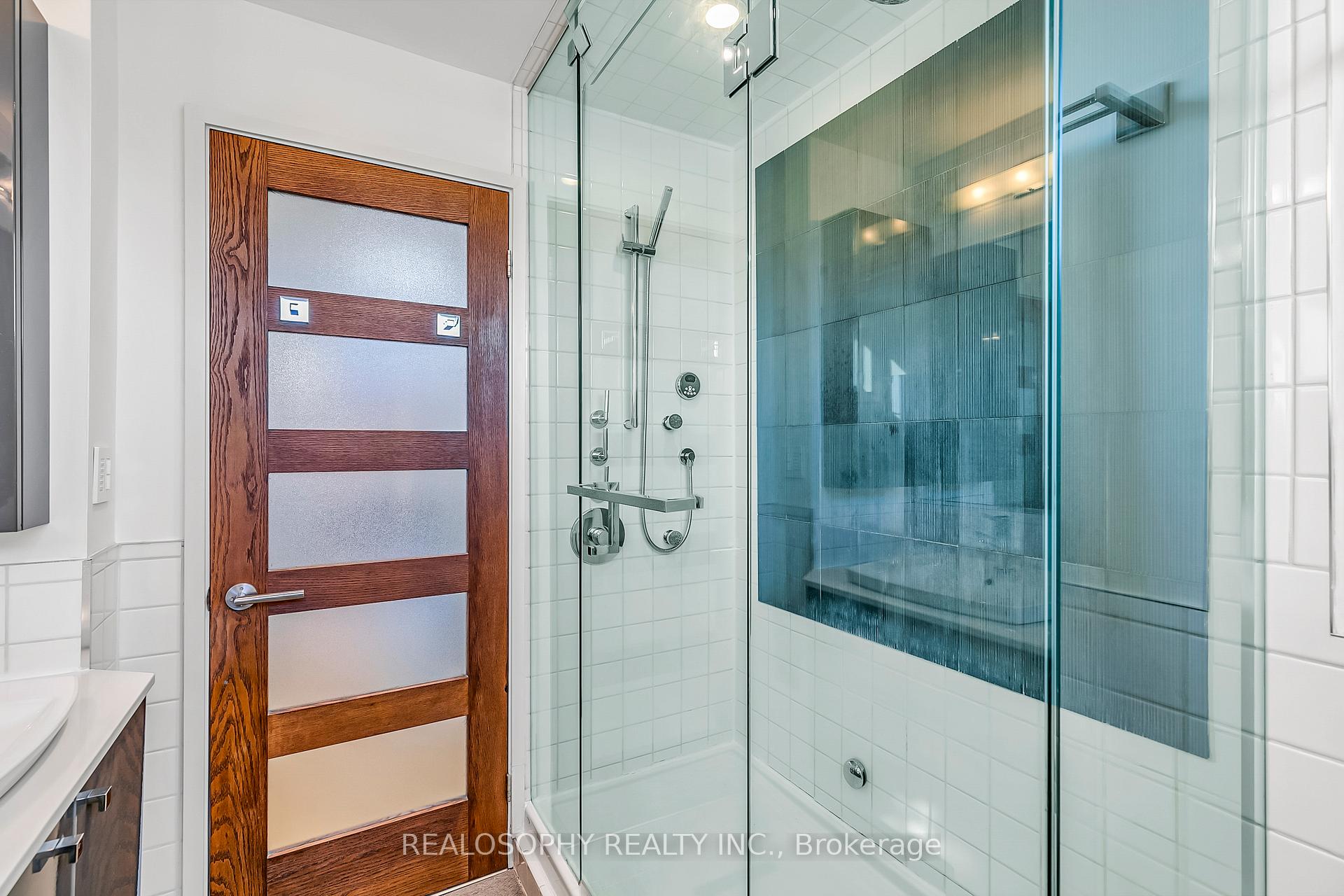Photo 19 of 27 Chisholm Avenue, Toronto, East End-Danforth — HOMEH
