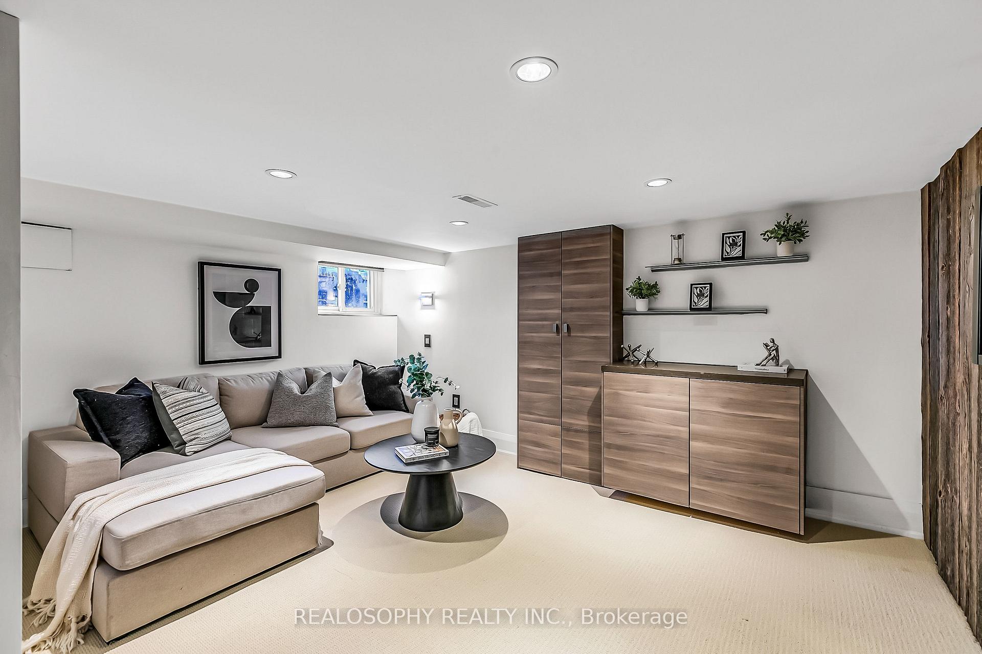 Photo 21 of 27 Chisholm Avenue, Toronto, East End-Danforth — HOMEH
