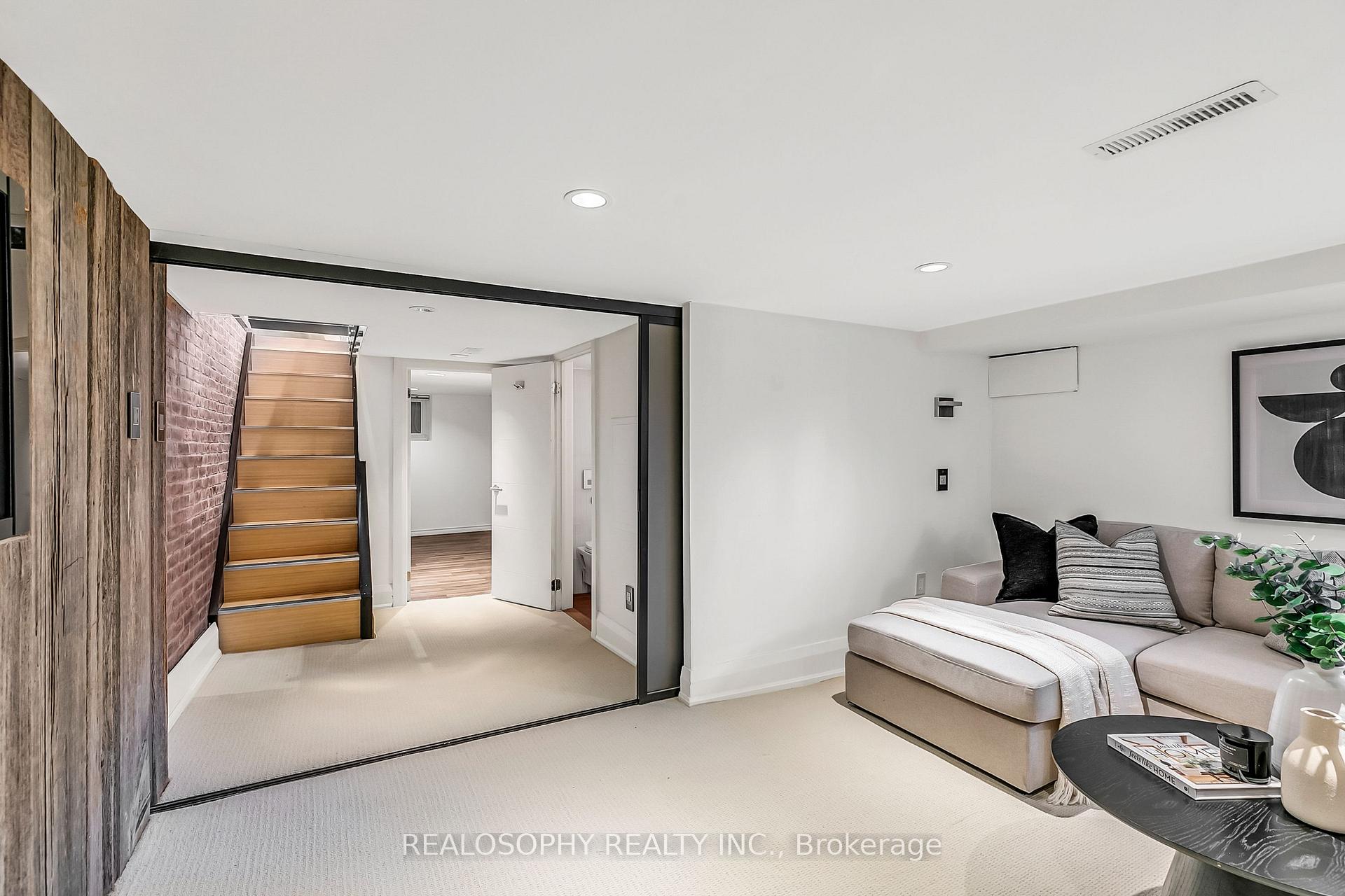 Photo 22 of 27 Chisholm Avenue, Toronto, East End-Danforth — HOMEH