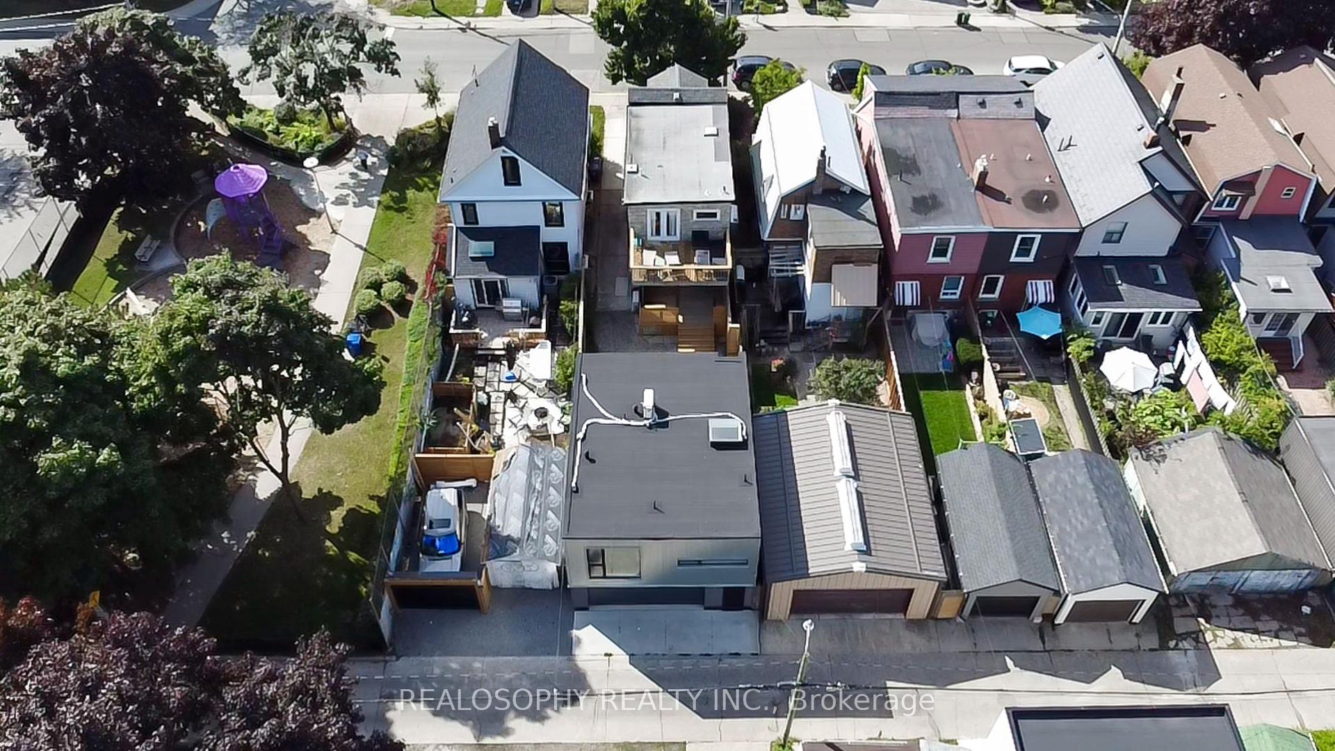 Photo 36 of 27 Chisholm Avenue, Toronto, East End-Danforth — HOMEH