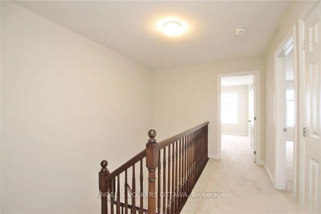 Photo 4 of 213 Hibernian Walk, Ottawa, Kanata - Emerald Meadows/Trailwest — HOMEH