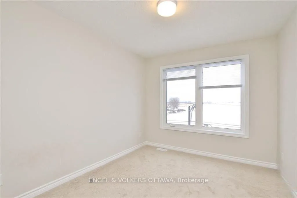 Photo 6 of 213 Hibernian Walk, Ottawa, Kanata - Emerald Meadows/Trailwest — HOMEH