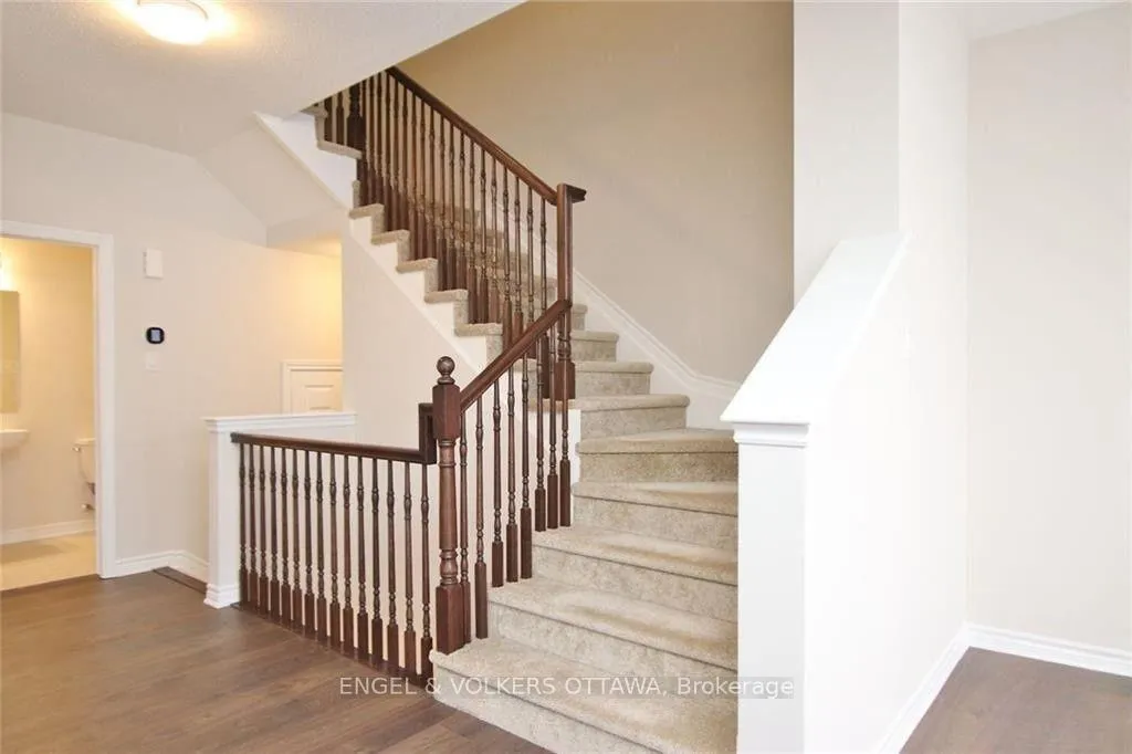 Photo 13 of 213 Hibernian Walk, Ottawa, Kanata - Emerald Meadows/Trailwest — HOMEH