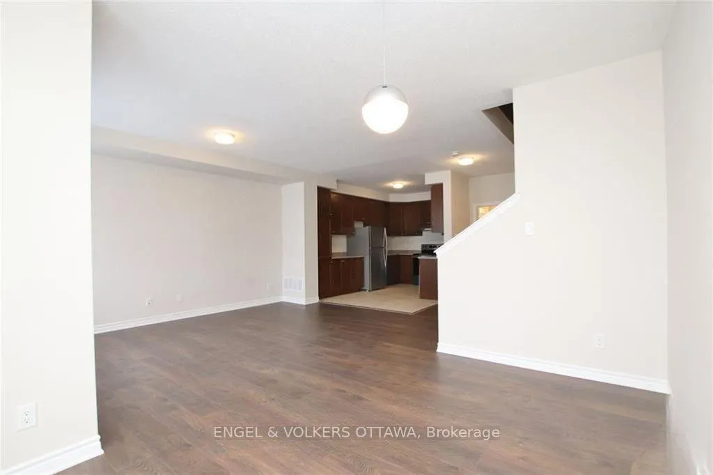 Photo 14 of 213 Hibernian Walk, Ottawa, Kanata - Emerald Meadows/Trailwest — HOMEH