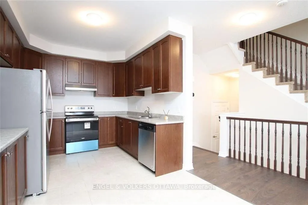 Photo 19 of 213 Hibernian Walk, Ottawa, Kanata - Emerald Meadows/Trailwest — HOMEH