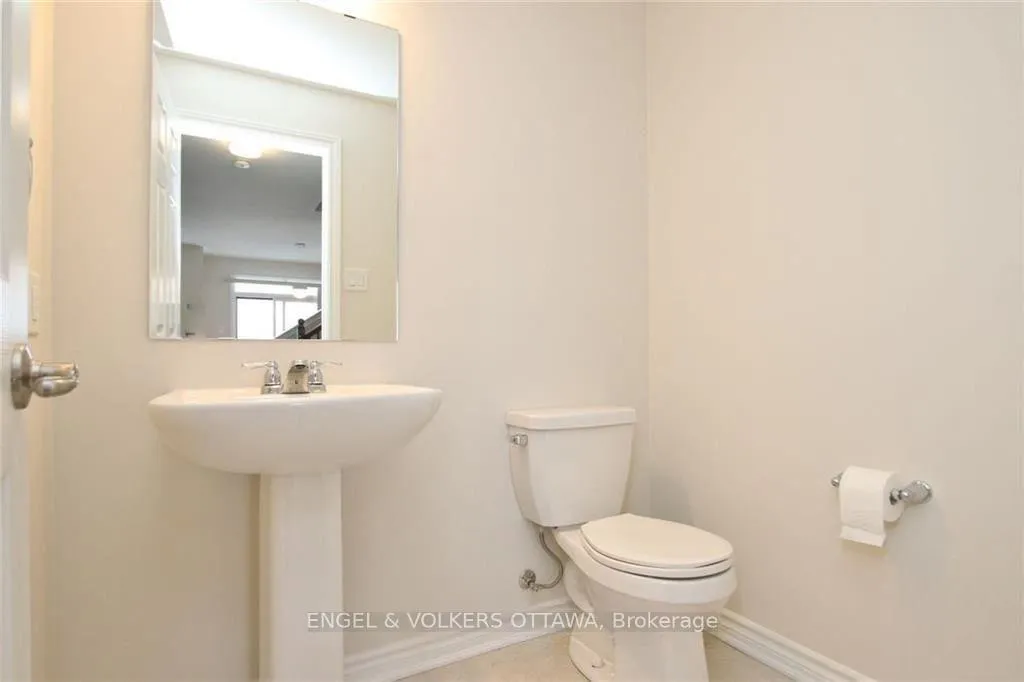 Photo 22 of 213 Hibernian Walk, Ottawa, Kanata - Emerald Meadows/Trailwest — HOMEH