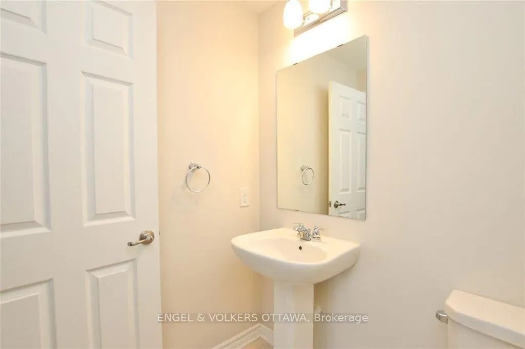 Photo 24 of 213 Hibernian Walk, Ottawa, Kanata - Emerald Meadows/Trailwest — HOMEH