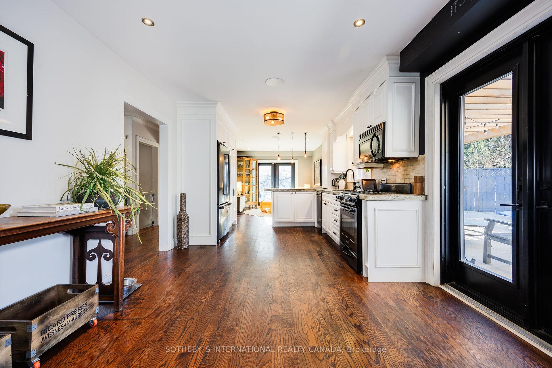 Photo 13 of 57 Sandringham Drive, Toronto, Bedford Park-Nortown — HOMEH