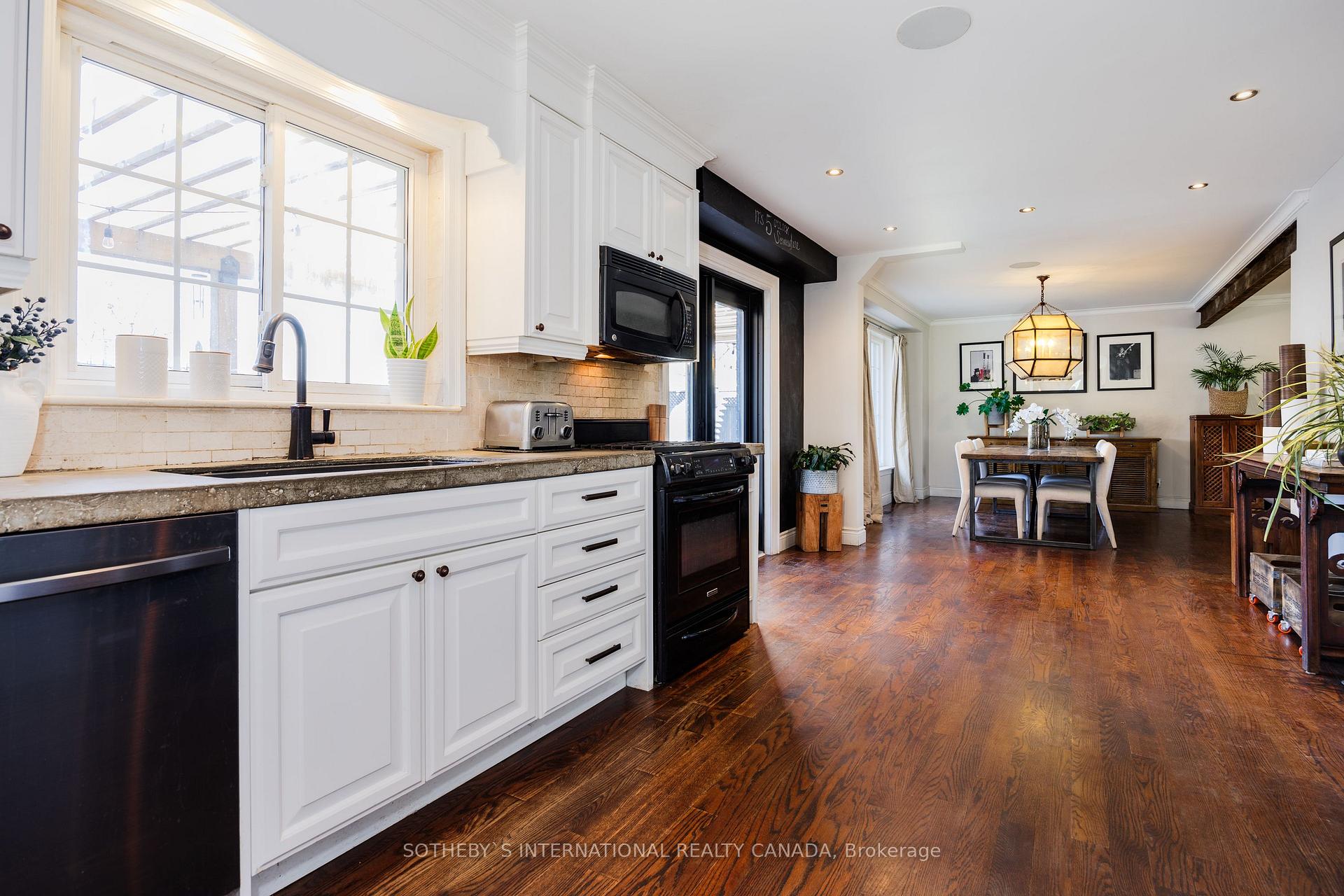 Photo 16 of 57 Sandringham Drive, Toronto, Bedford Park-Nortown — HOMEH