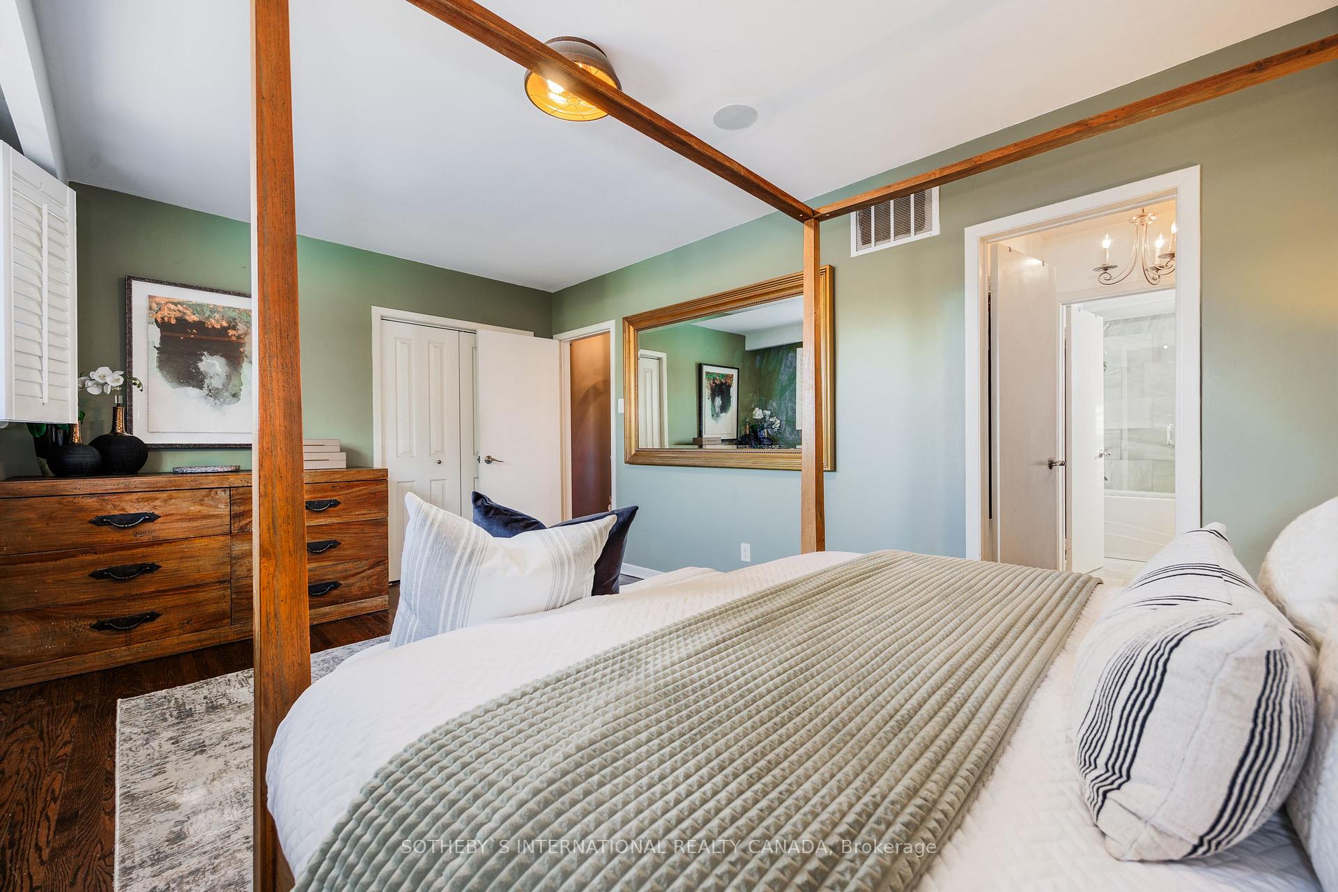 Photo 25 of 57 Sandringham Drive, Toronto, Bedford Park-Nortown — HOMEH