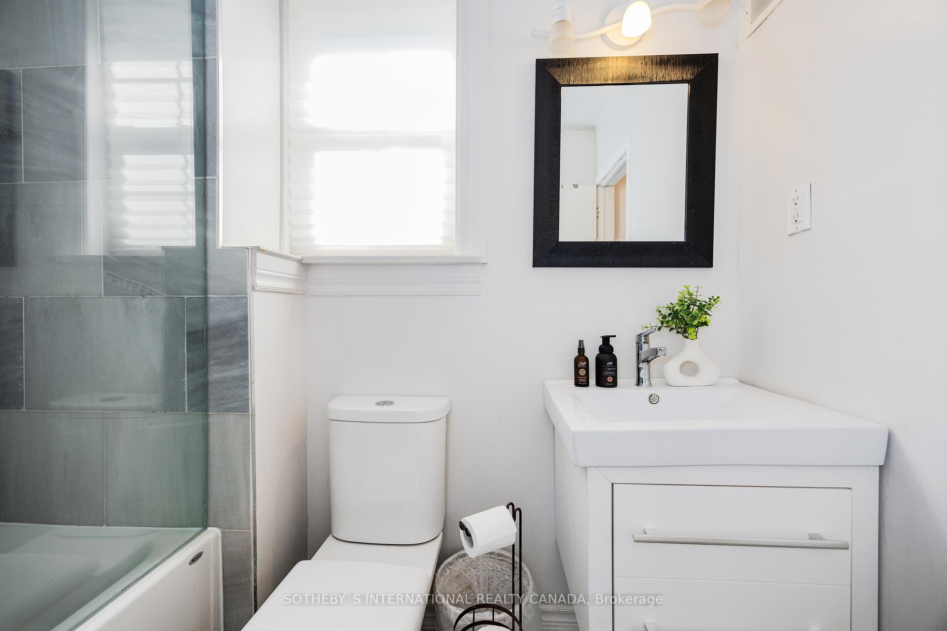 Photo 27 of 57 Sandringham Drive, Toronto, Bedford Park-Nortown — HOMEH