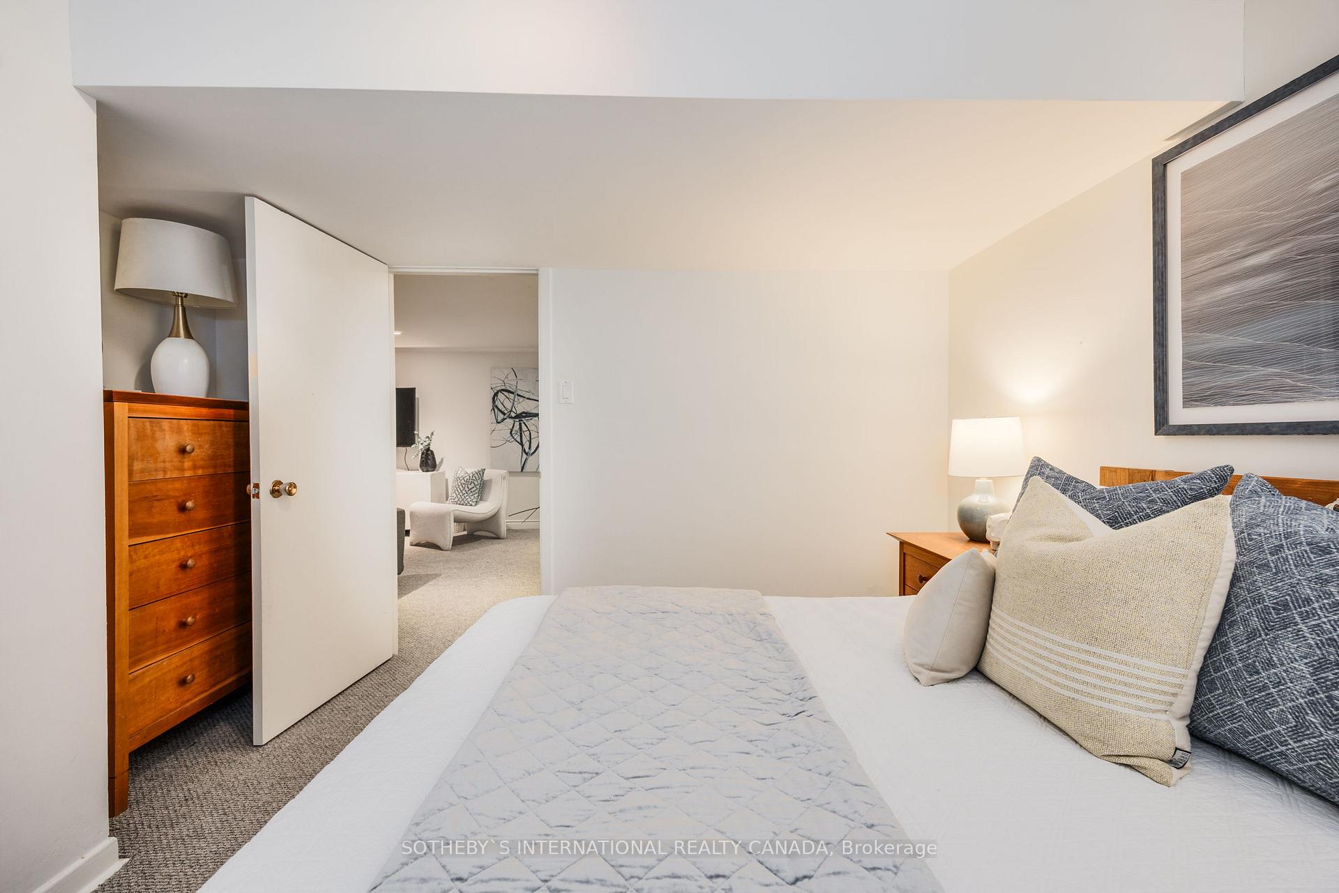 Photo 40 of 57 Sandringham Drive, Toronto, Bedford Park-Nortown — HOMEH