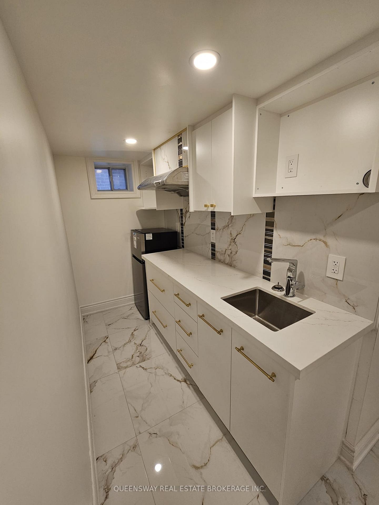 Photo 5 of 89 Collingsbrook Boulevard, Scarborough, L'Amoreaux — HOMEH