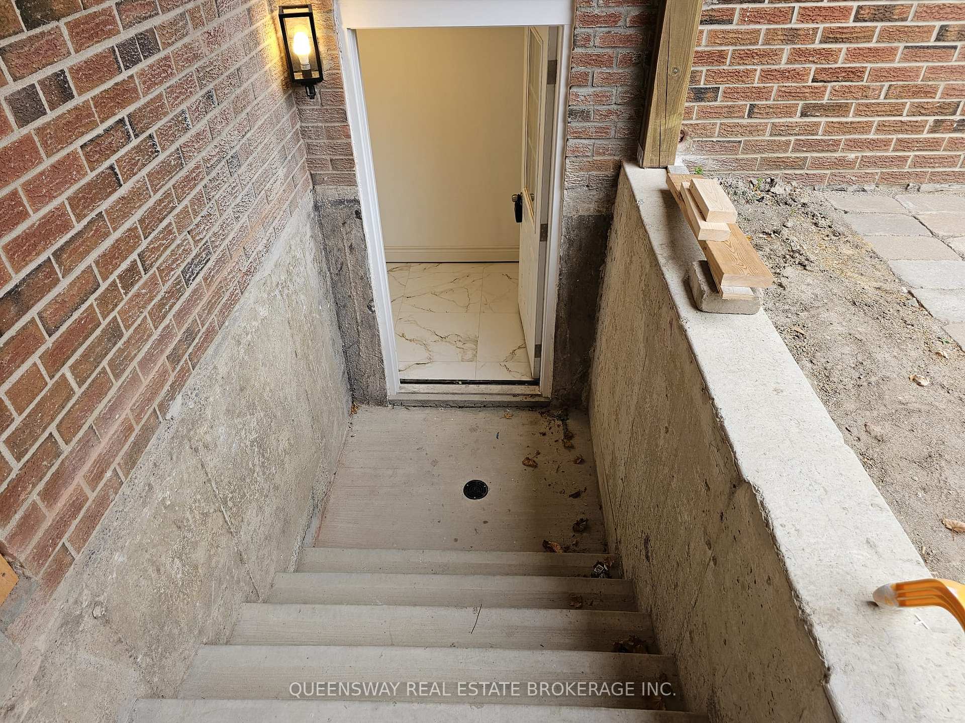 Photo 9 of 89 Collingsbrook Boulevard, Scarborough, L'Amoreaux — HOMEH