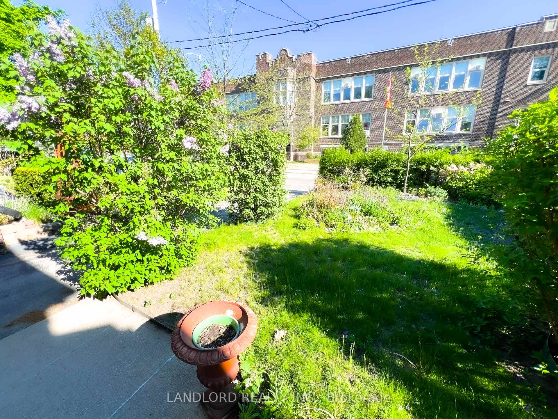 Photo 2 of 16 Earl Haig Avenue, Toronto, Woodbine Corridor — HOMEH