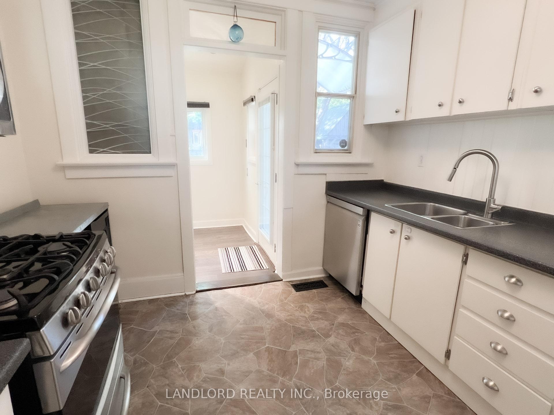 Photo 5 of 16 Earl Haig Avenue, Toronto, Woodbine Corridor — HOMEH