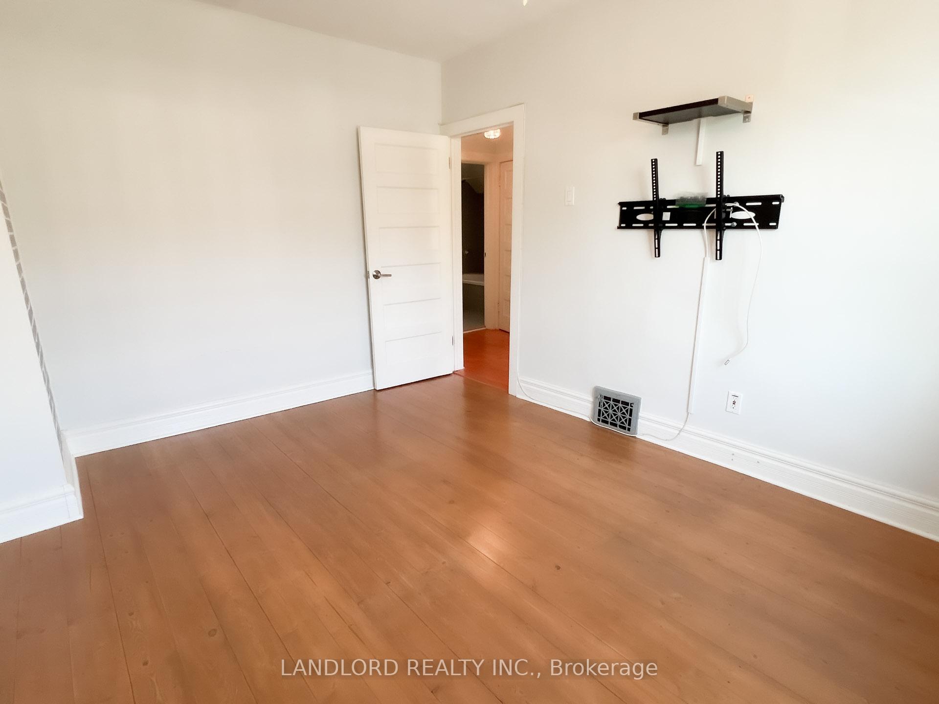 Photo 12 of 16 Earl Haig Avenue, Toronto, Woodbine Corridor — HOMEH