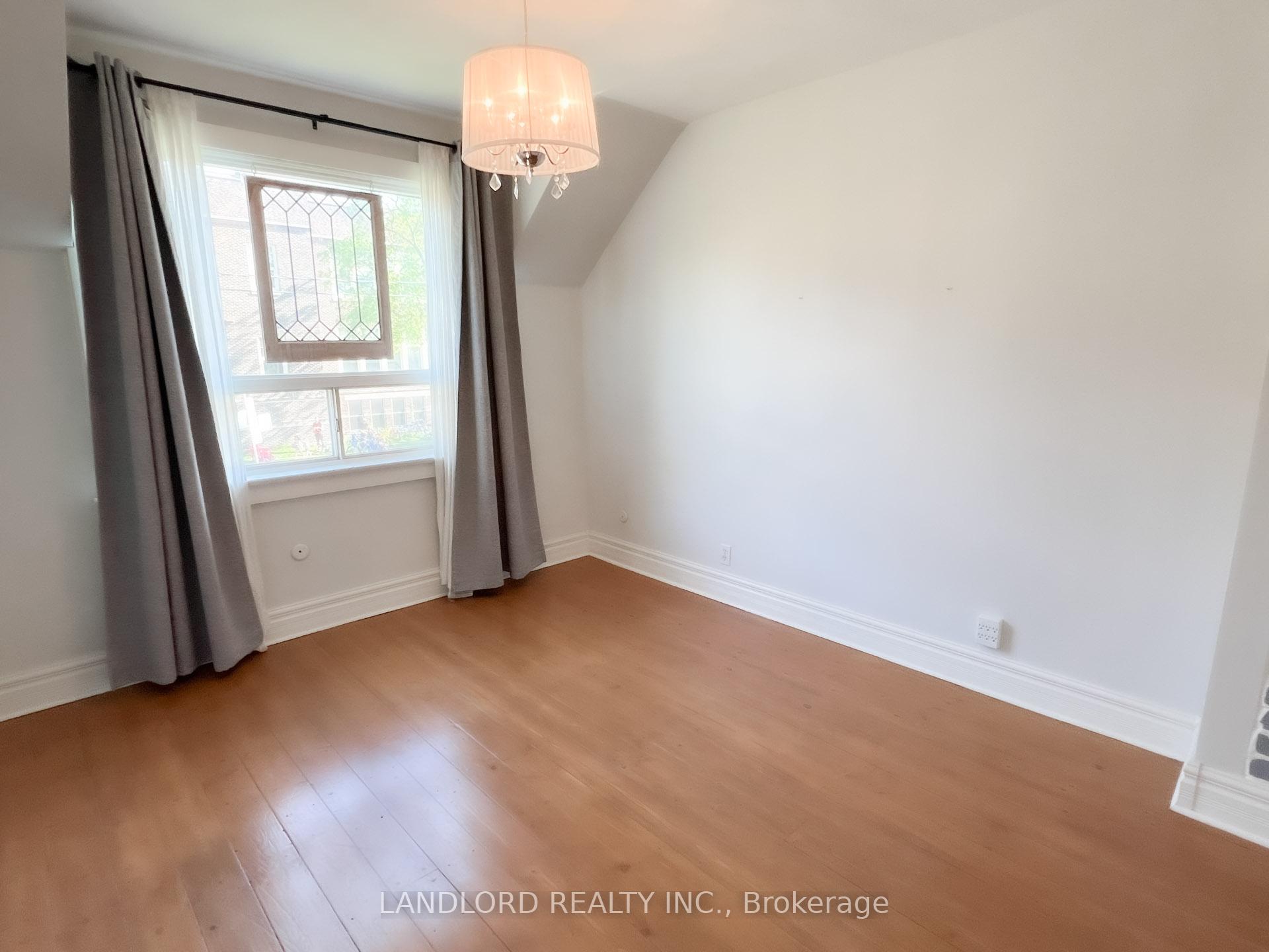 Photo 13 of 16 Earl Haig Avenue, Toronto, Woodbine Corridor — HOMEH