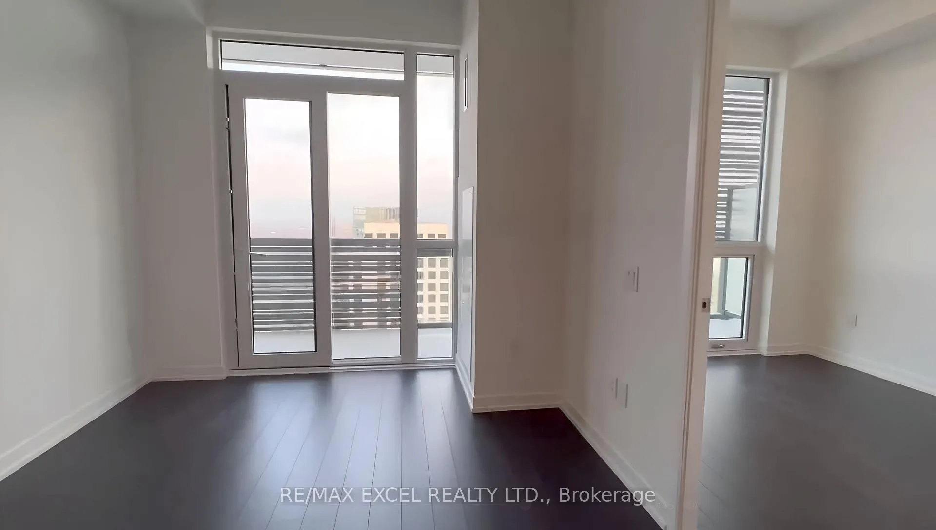 Photo 4 of Unit 3902, 39 Roehampton Avenue, Toronto, Mount Pleasant West — HOMEH