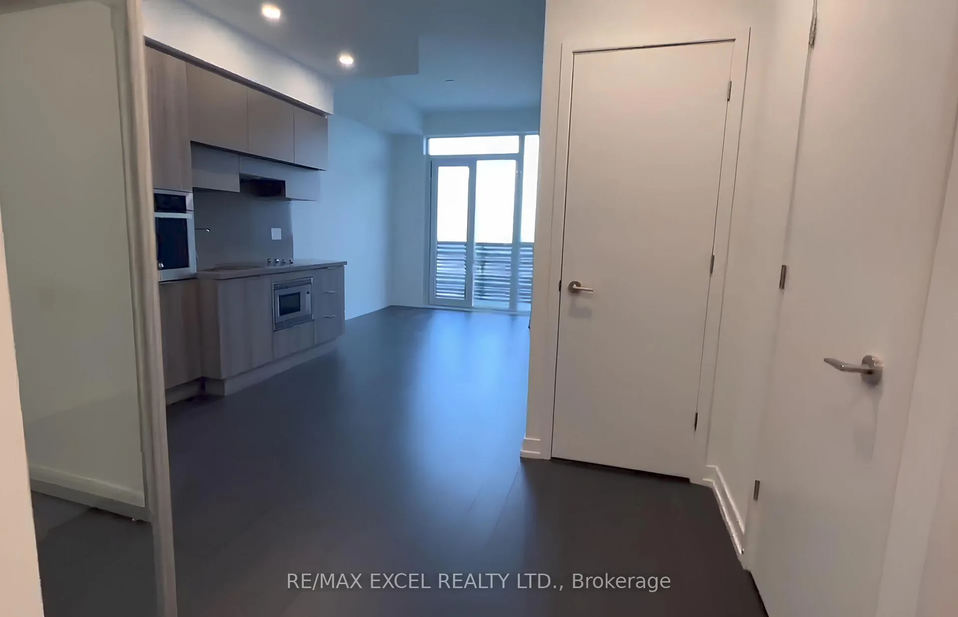 Photo 5 of Unit 3902, 39 Roehampton Avenue, Toronto, Mount Pleasant West — HOMEH