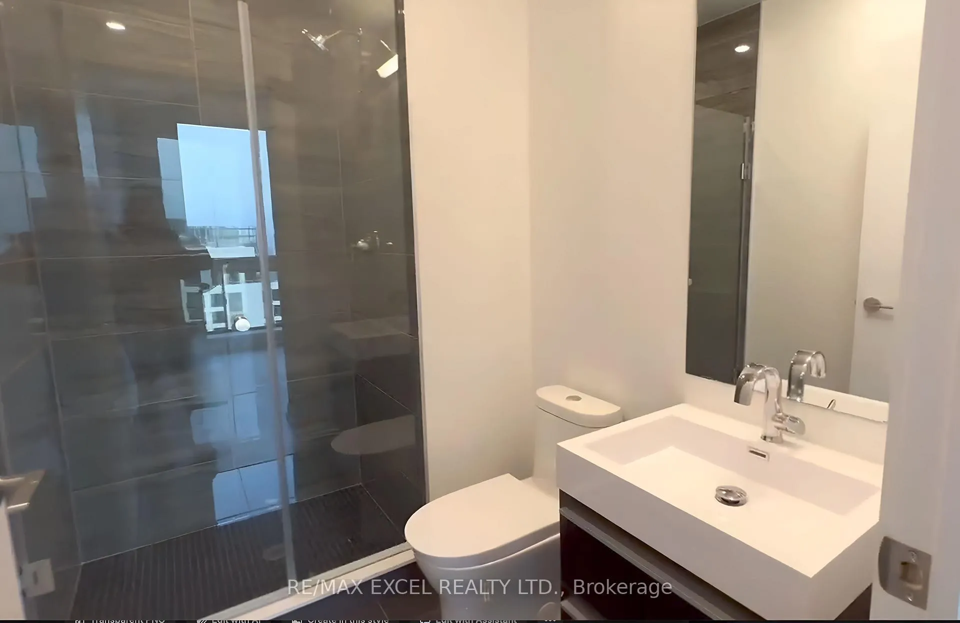 Photo 9 of Unit 3902, 39 Roehampton Avenue, Toronto, Mount Pleasant West — HOMEH