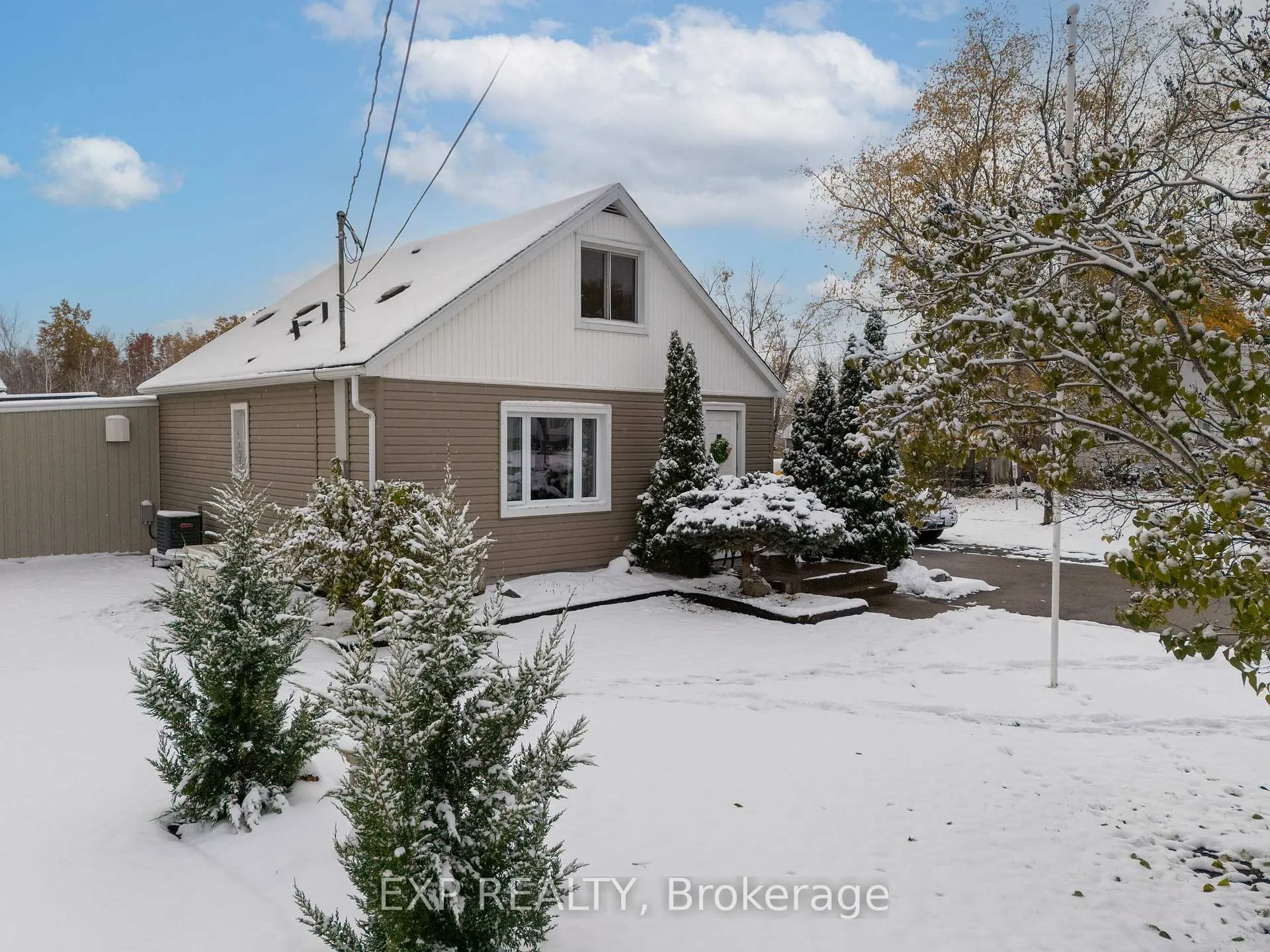 Photo 1 of 742 Broadway Street, Welland, Broadway — HOMEH