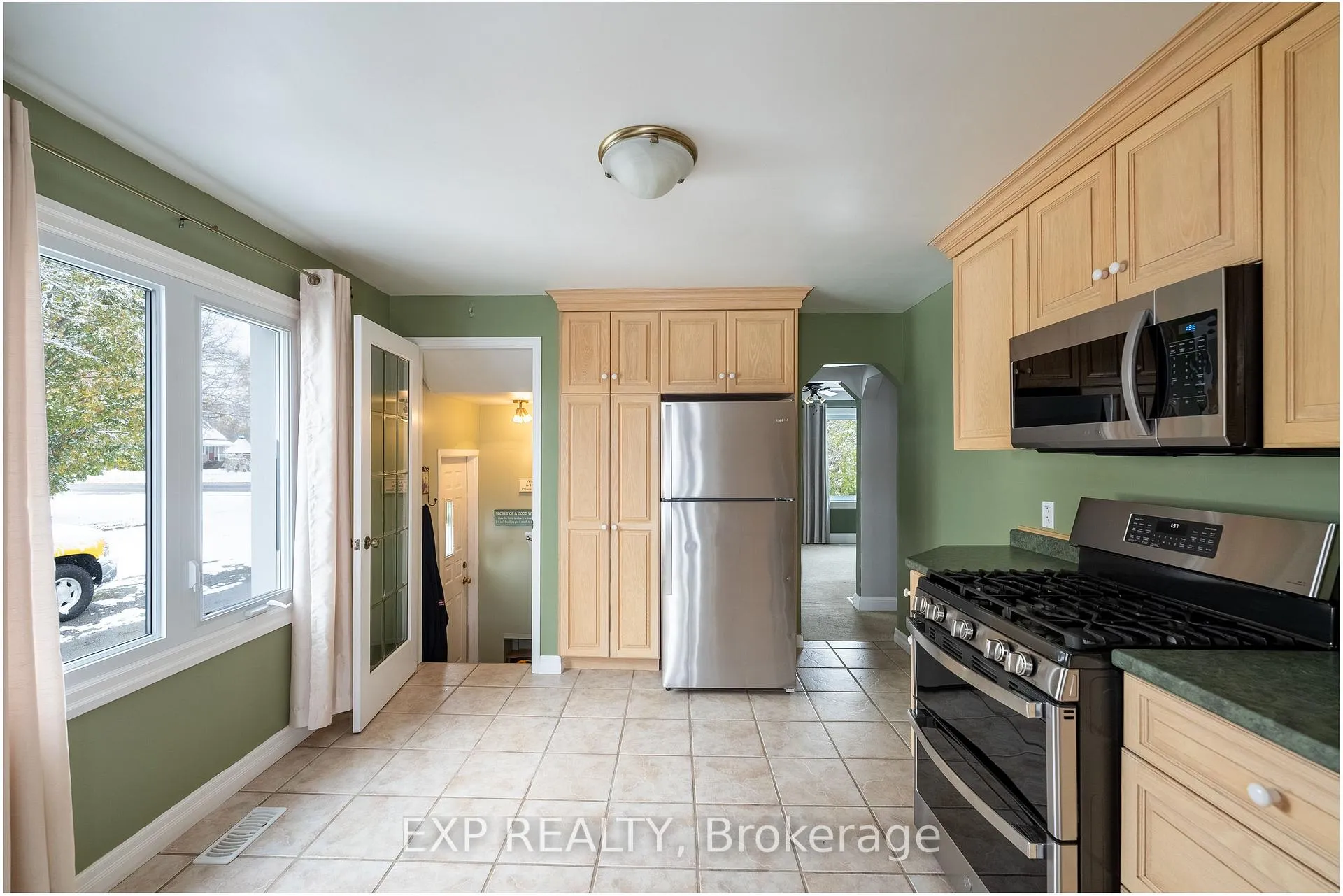 Photo 9 of 742 Broadway Street, Welland, Broadway — HOMEH