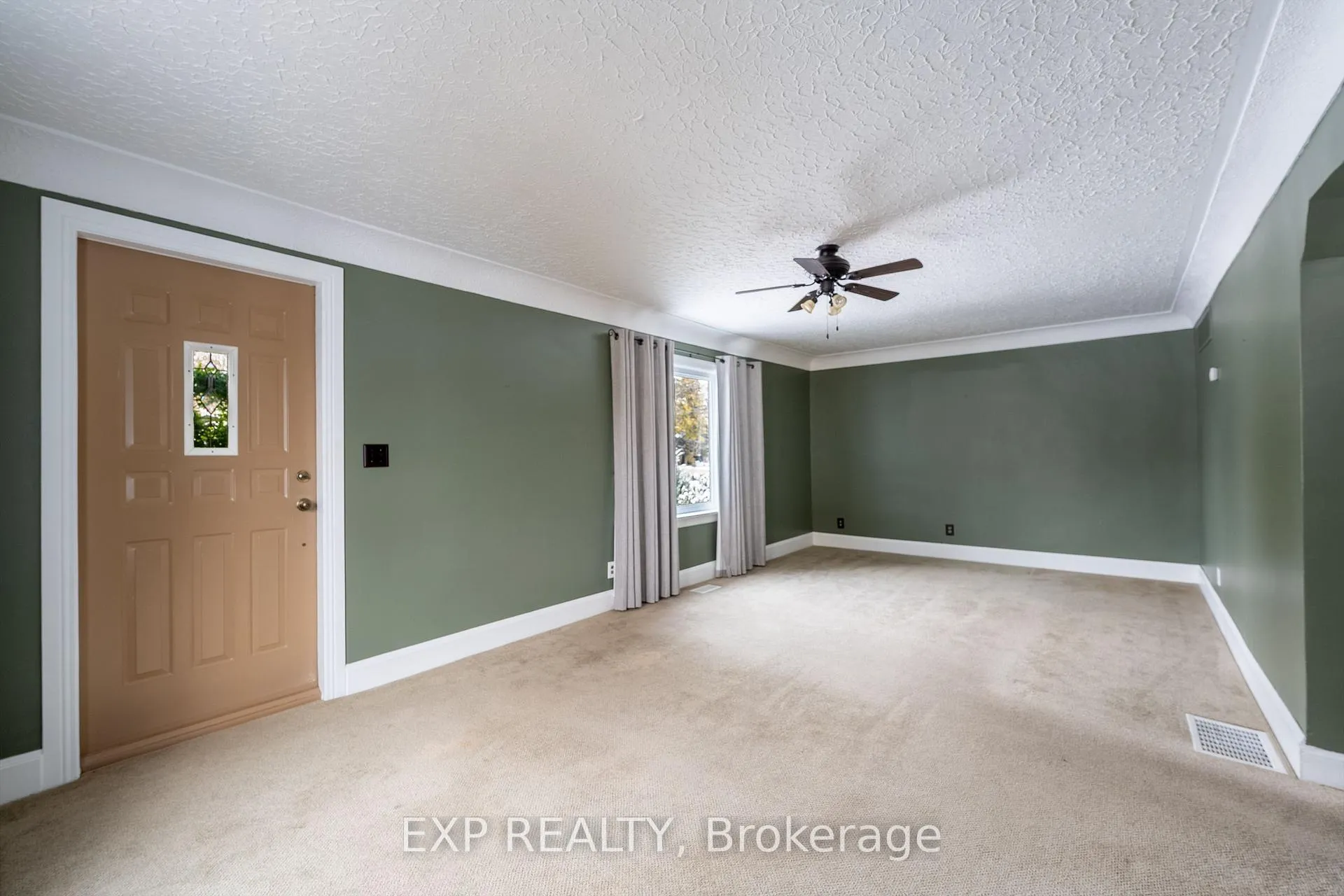 Photo 11 of 742 Broadway Street, Welland, Broadway — HOMEH