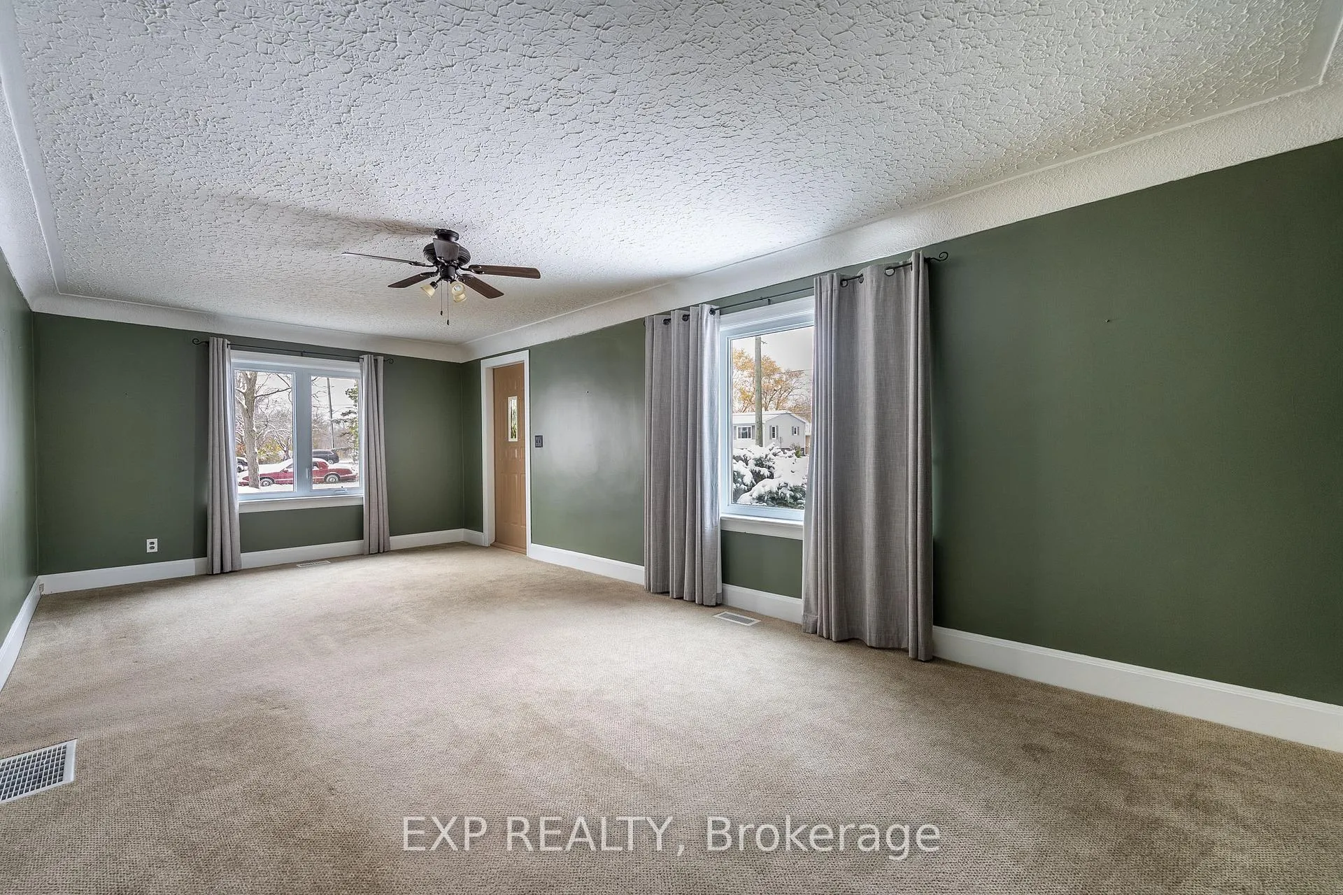 Photo 13 of 742 Broadway Street, Welland, Broadway — HOMEH