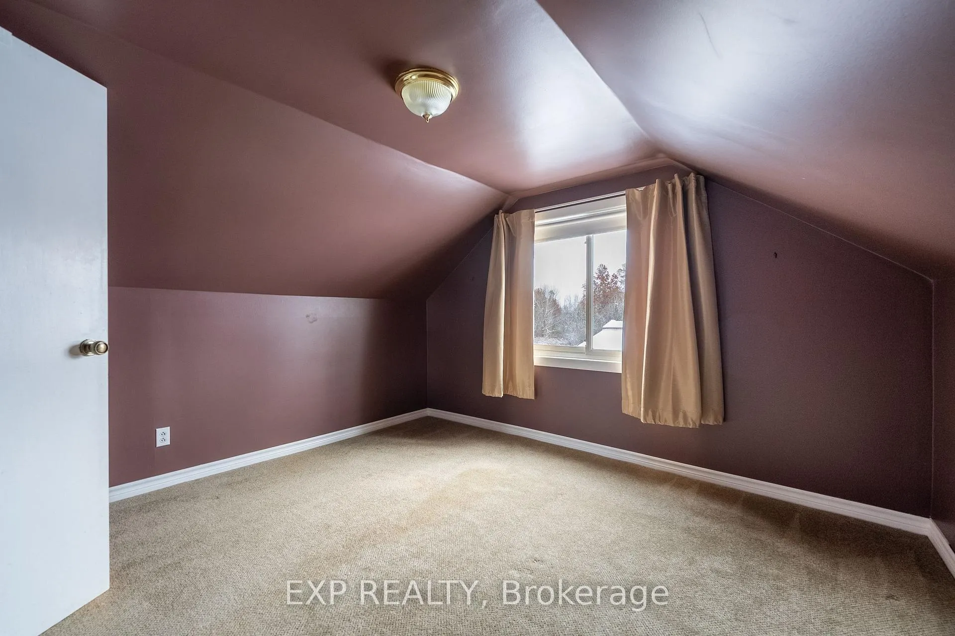 Photo 25 of 742 Broadway Street, Welland, Broadway — HOMEH