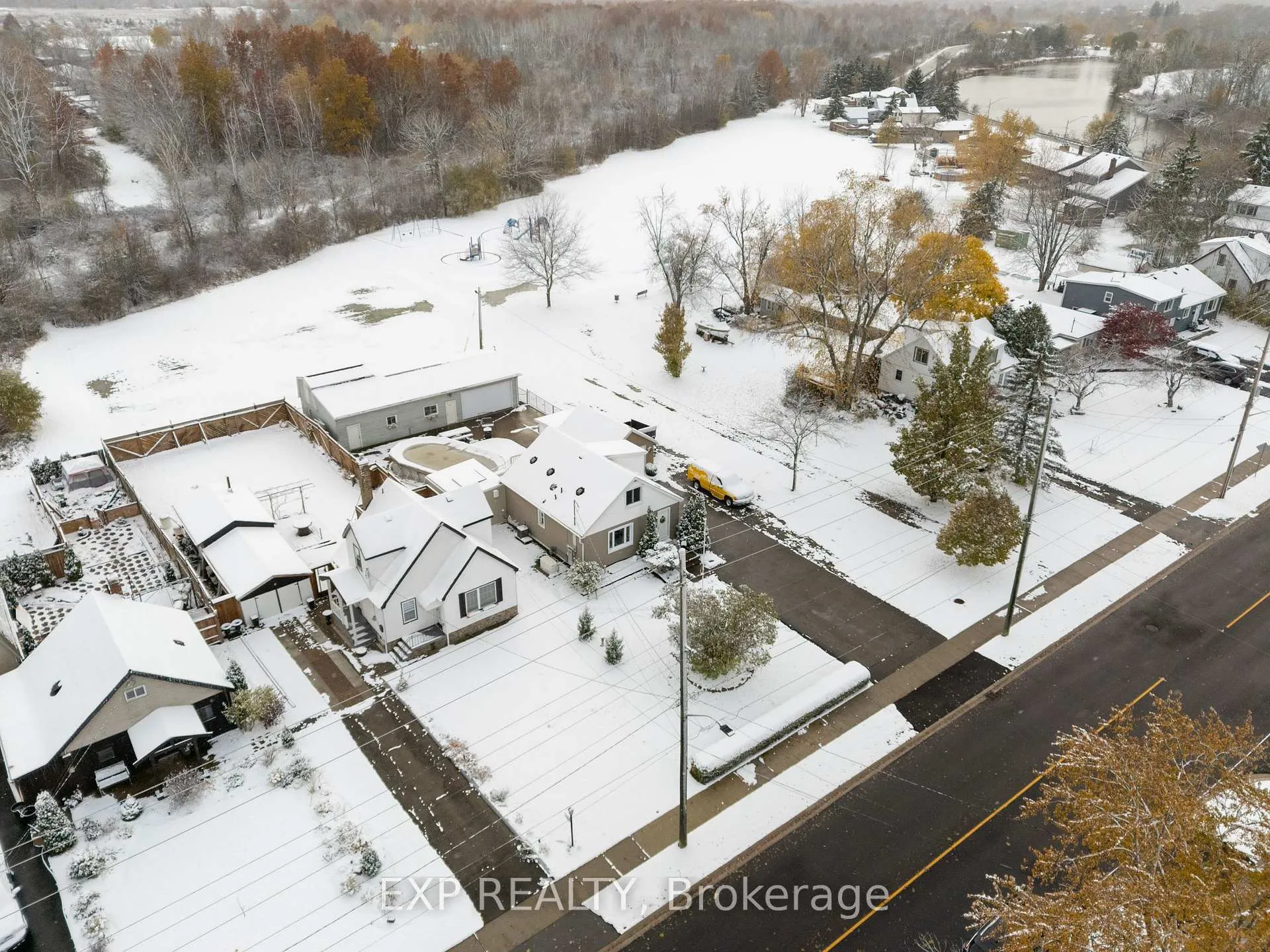 Photo 48 of 742 Broadway Street, Welland, Broadway — HOMEH