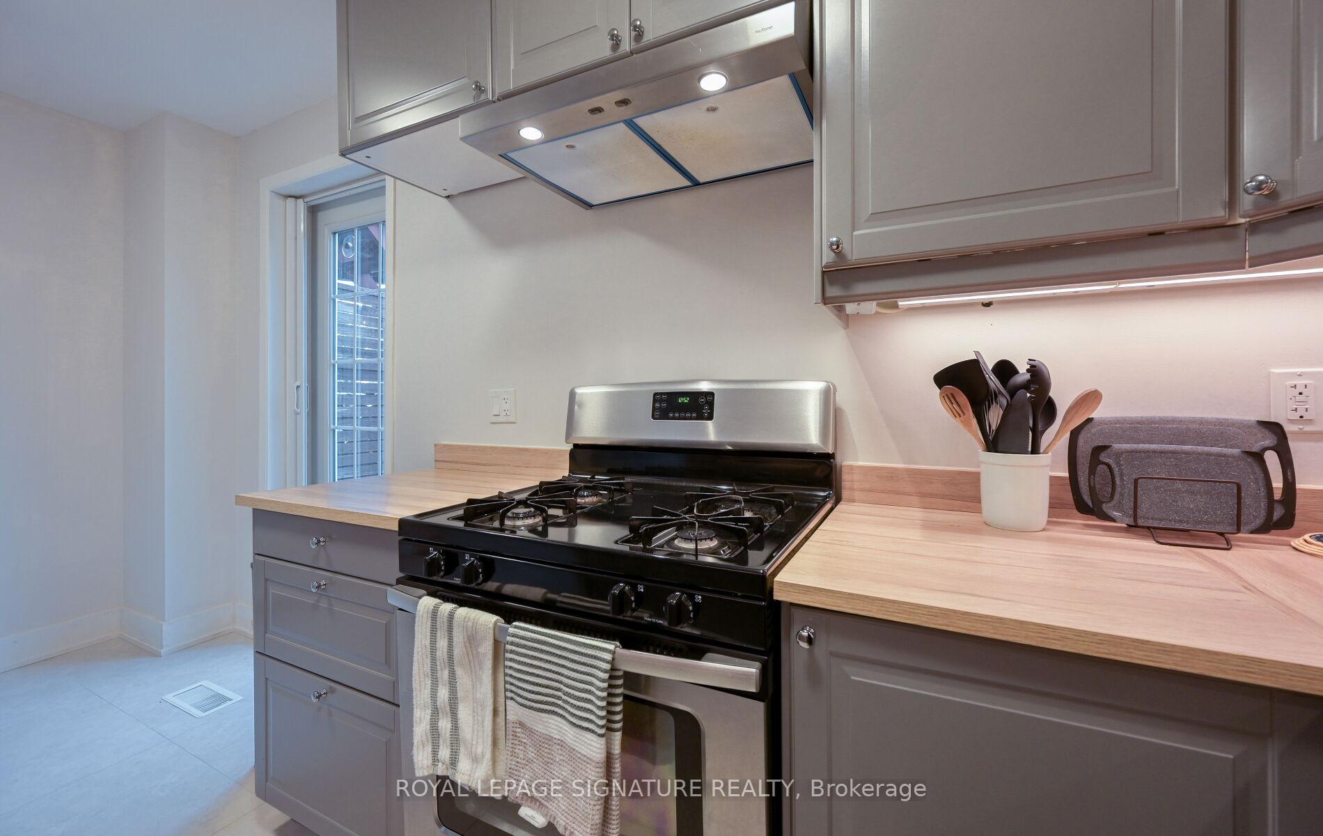 Photo 12 of Unit Upper, 466 Pape Avenue, Toronto, North Riverdale — HOMEH