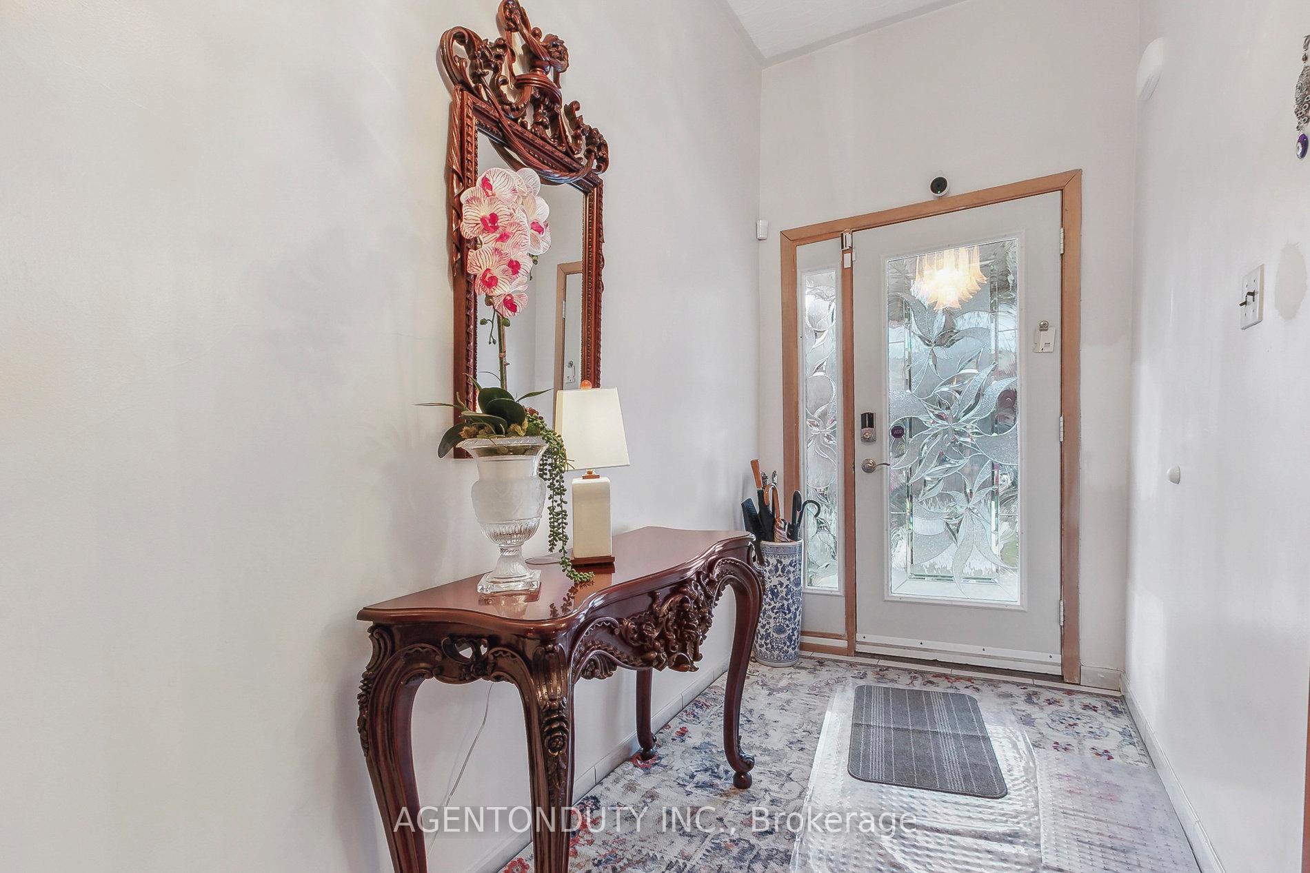 Photo 2 of 109 Lisgar Street, Toronto, Little Portugal — HOMEH