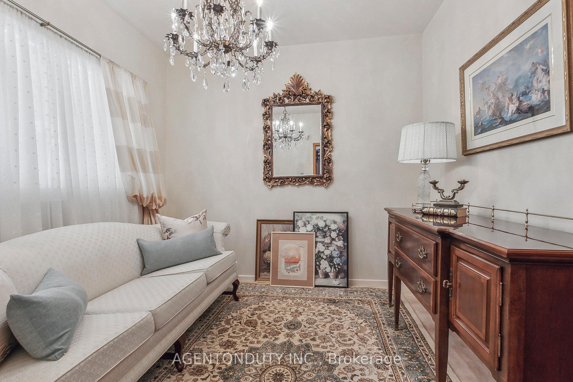 Photo 4 of 109 Lisgar Street, Toronto, Little Portugal — HOMEH