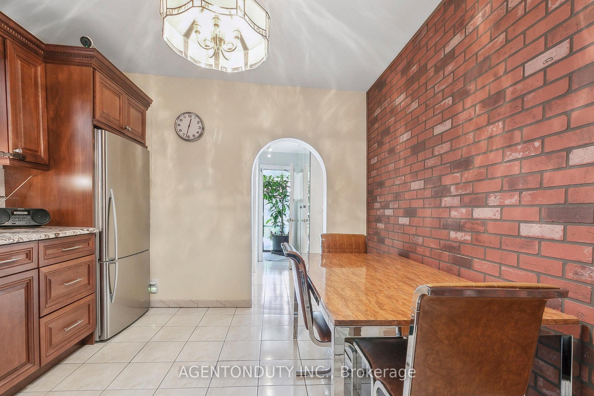 Photo 15 of 109 Lisgar Street, Toronto, Little Portugal — HOMEH
